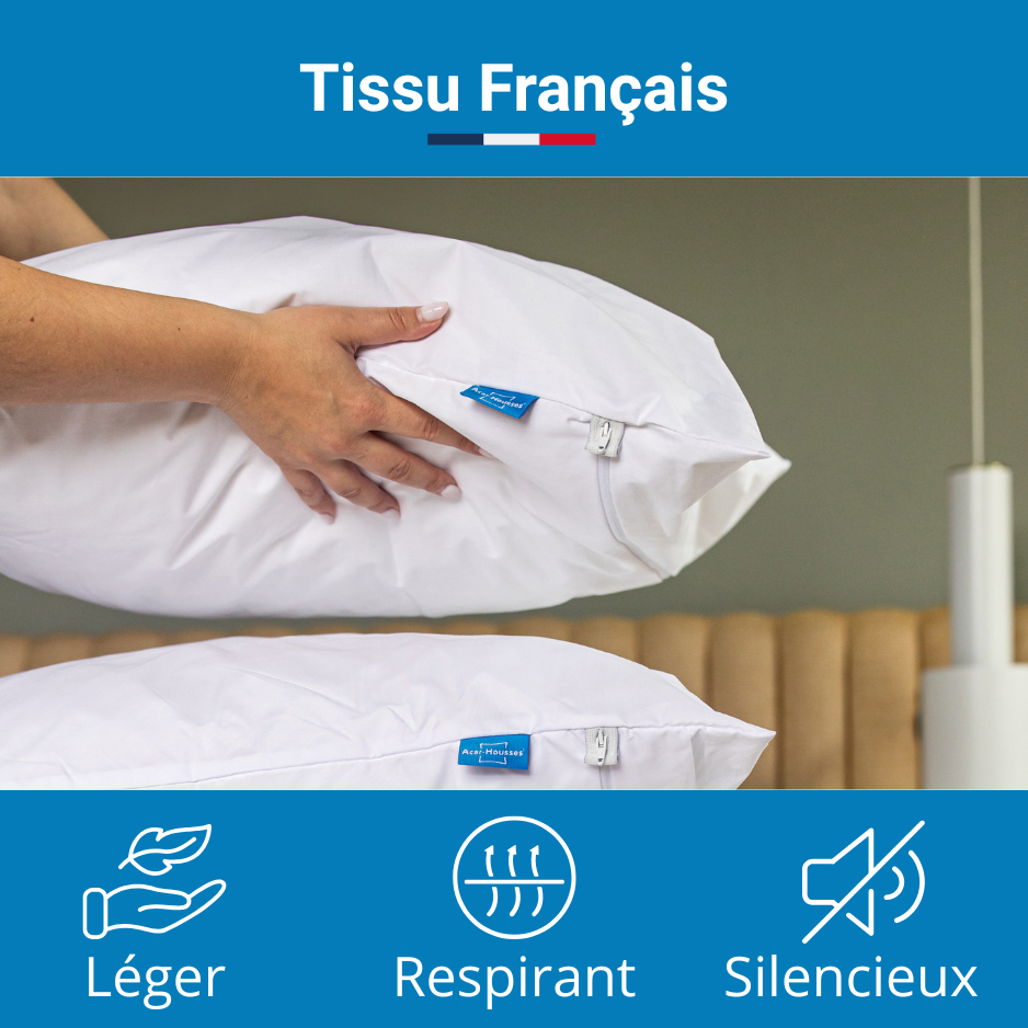 Taies d’oreiller Acar-Housses® en tissu français, légères, respirantes et silencieuses, montrées lors de leur mise en place.